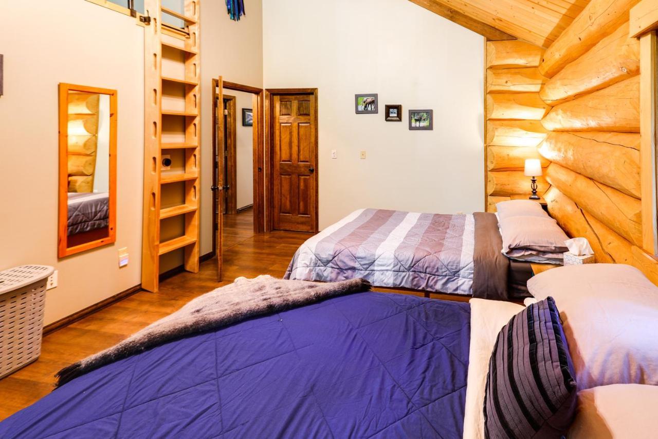 Riverside Log Cabin On-Site Aurora Viewing! North Pole Ngoại thất bức ảnh